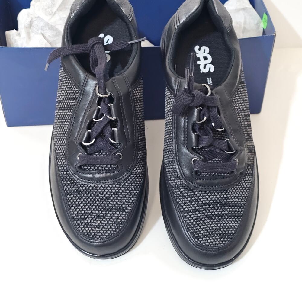 Sporty Lux Lace Up Sneaker Smoke Gravity‎ 7.5 W